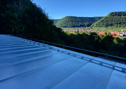 Sheet metal roof pumping station state water supply in Lenningen