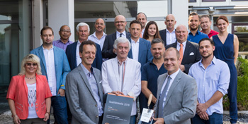 Dangel-Metall receives the „Trowel of Quality“. Photo: Helmut Pangerl